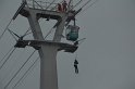 Einsatz BF Hoehenretter Koelner Seilbahn Hoehe Zoobruecke P2138